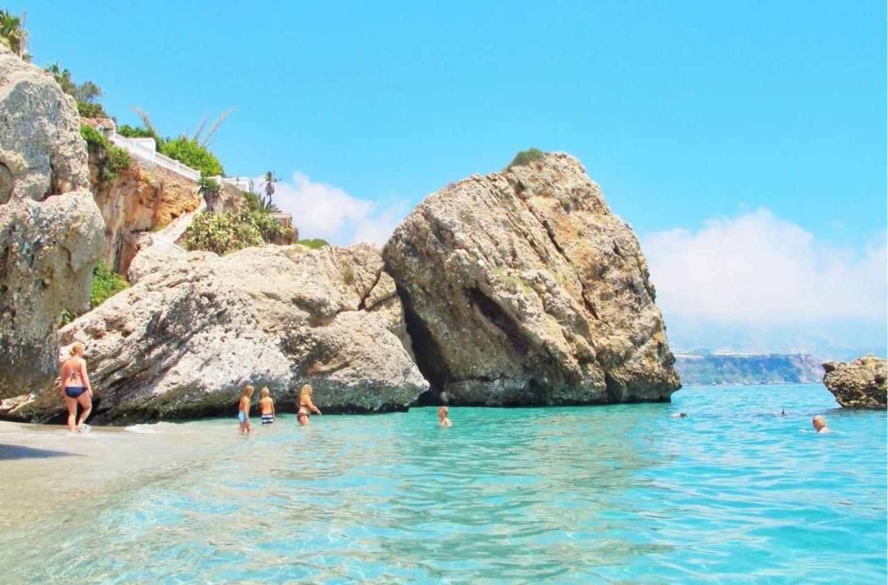 Atico Jimena Granada En El Centro De Nerja Apartman Kültér fotó