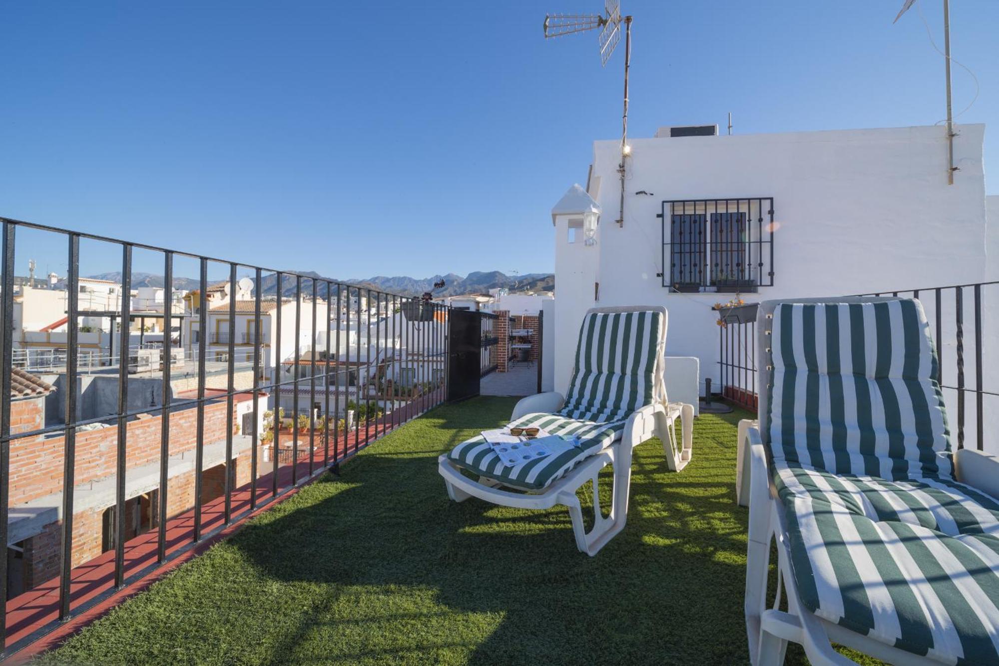 Atico Jimena Granada En El Centro De Nerja Apartman Szoba fotó